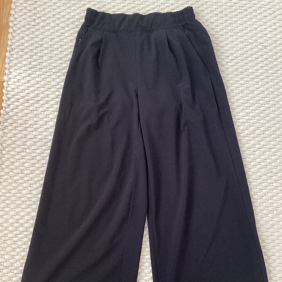 Athleta Women’s Brooklyn Wide Leg Crop Black Pant Size 00 Elastic Waist Travel - Picture 2 of 12
